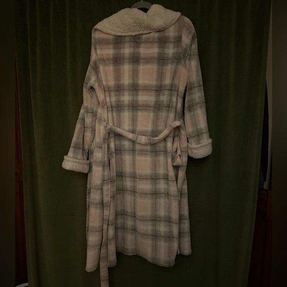 Plaid Robe - Picture 3 of 3